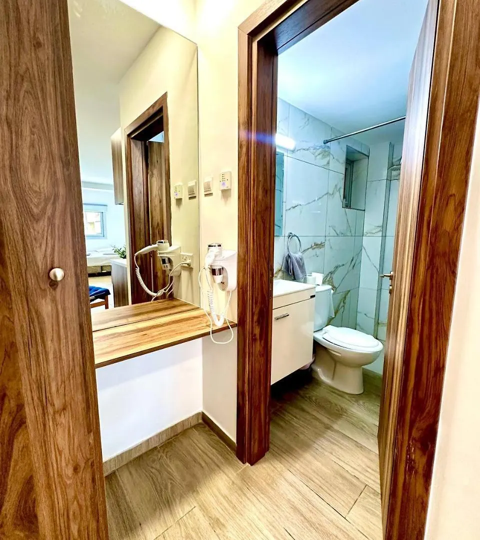 Serene Napa Suite Айя-Напа